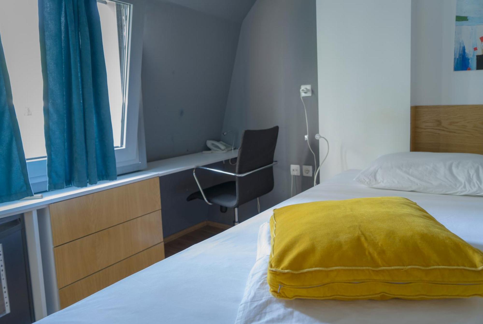Transit Hotel Central Skopje Ngoại thất bức ảnh